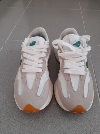 Zapatillas New Balance beige y verde