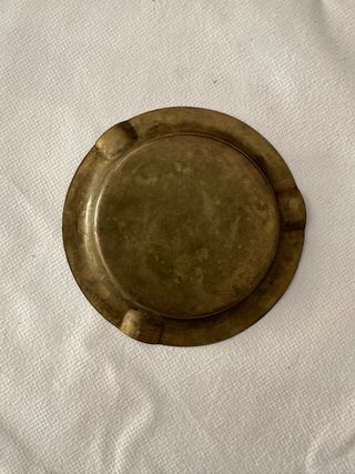 Cenicero de cobre grabado