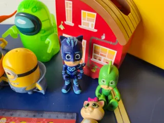 Lotto 48 Giocattoli Vari + Contenitore Lego