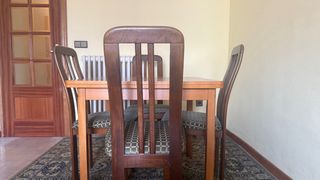 Mesa extensible y 4 sillas