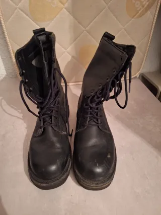 Botas militares negras
