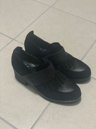 Stivaletti neri in pelle n.38