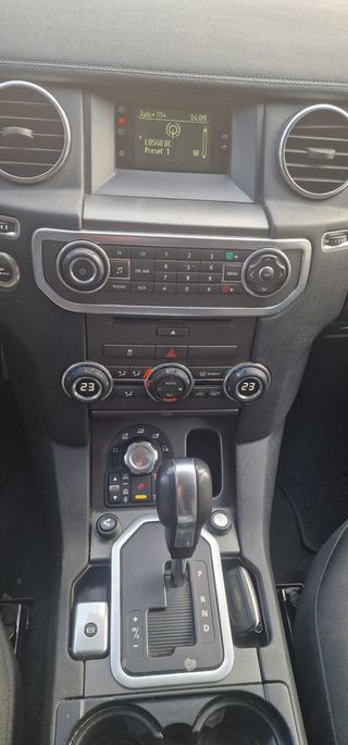 Land Rover Discovery 2012