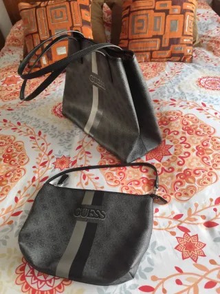 Conjunto Bolsos Guess Negro y Gris