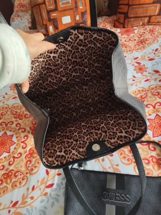 Conjunto Bolsos Guess Negro y Gris