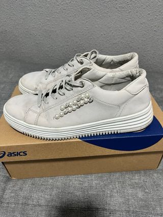 Zapatillas XTI casual con abalorios