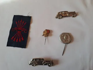 Conjunto de insignias y parche