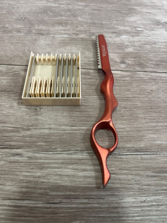 Set di strumenti per la barba