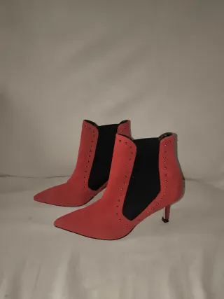 Botines Zara Rojos con Tachuelas