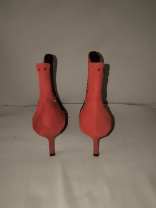 Botines Zara Rojos con Tachuelas