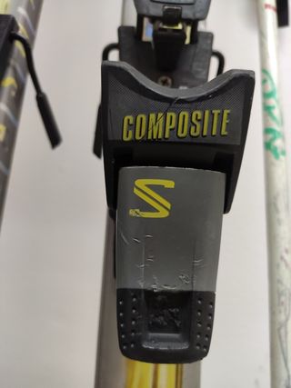 Esquís Fischer Plasma Edge con fijaciones y baston