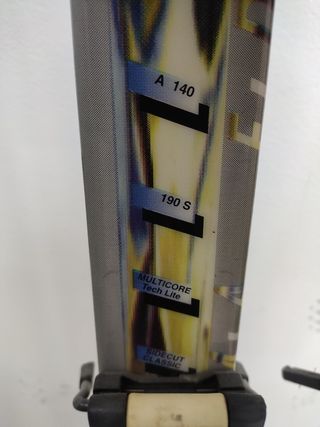 Esquís Fischer Plasma Edge con fijaciones y baston