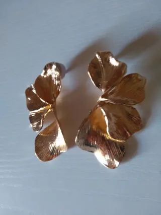 Z473 Orecchini inox oro foglie giganti 8 cm