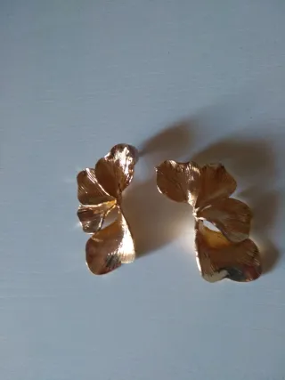 Z473 Orecchini inox oro foglie giganti 8 cm