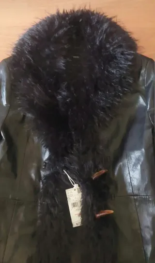 Abrigo efecto piel con pelo