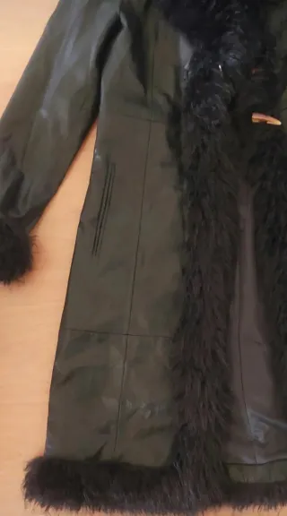 Abrigo efecto piel con pelo