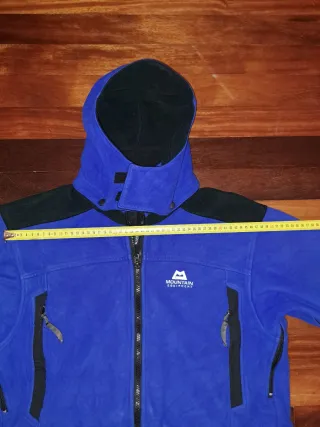 Chaqueta Mountain Equipment Azul Negra