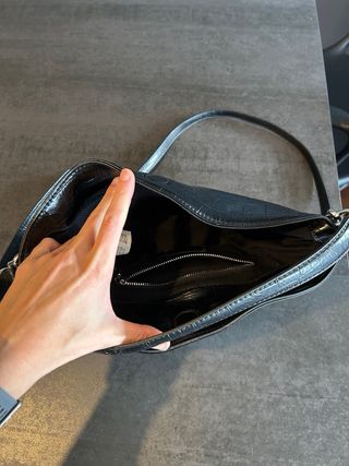 Bolso Zara efecto piel cocodrilo negro