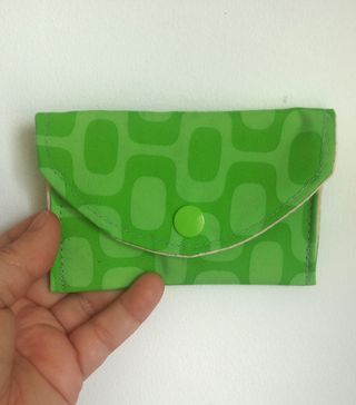 Tarjeteros de tela con cierre a presión