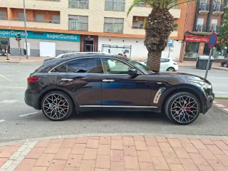 Infiniti FX30 2011