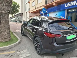 Infiniti FX30 2011