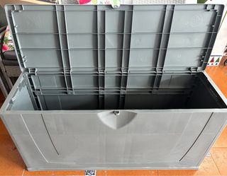 Baúl de resina gris para exterior