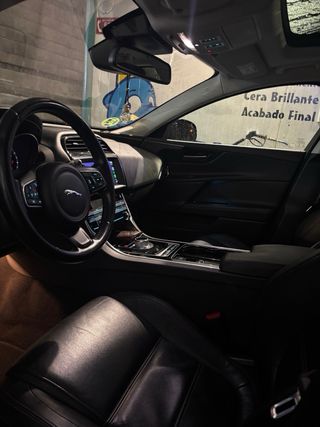 Jaguar XE 2.0 GTDi 200 Portfoli
