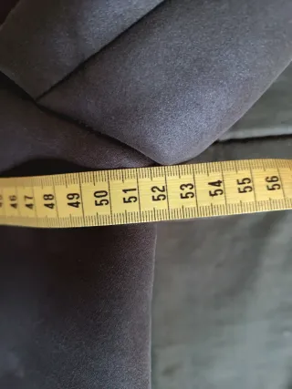 Abrigo verde caqui con capucha