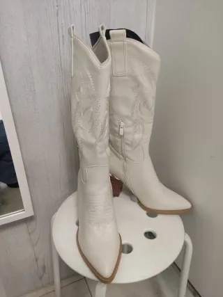 Botas cowboy beige tacón