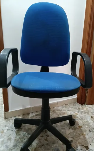 Silla de oficina/ordenador azul y negra