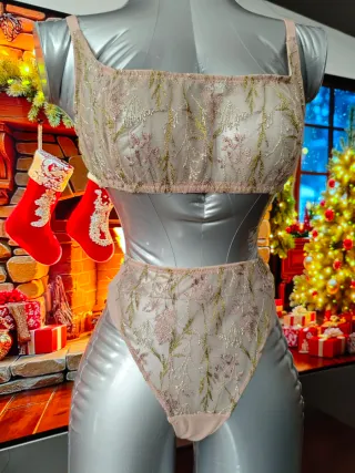 Conjunto lencería Etam bordado