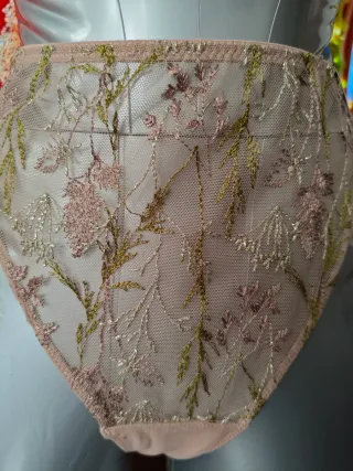 Conjunto lencería Etam bordado