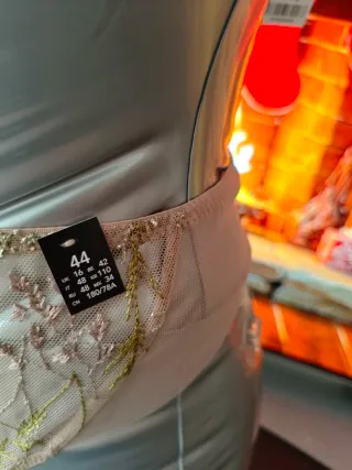 Conjunto lencería Etam bordado