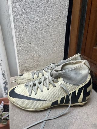 Botas Nike Mercurial Beige