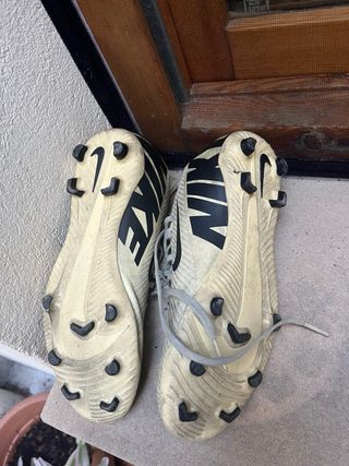 Botas Nike Mercurial Beige