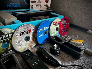 Consola Wii con Caja, accesorios 8 Juegos y más.