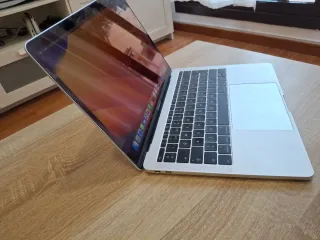 MacBook Pro 13 2017 8GB RAM 1TB SSD