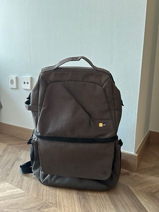 Mochila Case Logic para fotografía gris