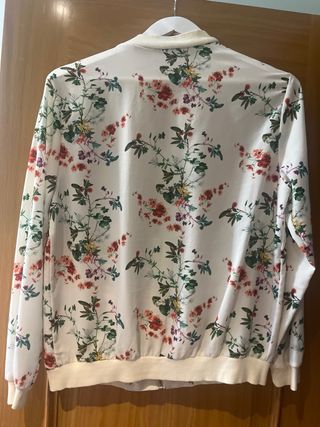 Chaqueta bomber floral