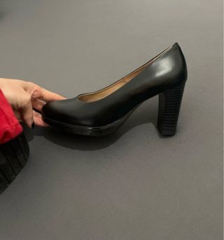 Zapatos de tacón negros Heymo