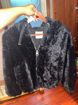 chaqueta-abrigo pelo con capucha