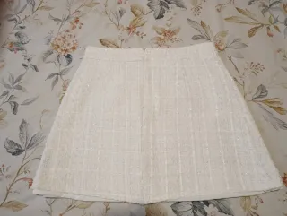 Falda recta blanca