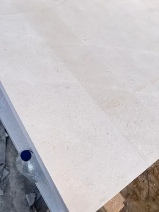 Caliza Alba desde 30€/m²