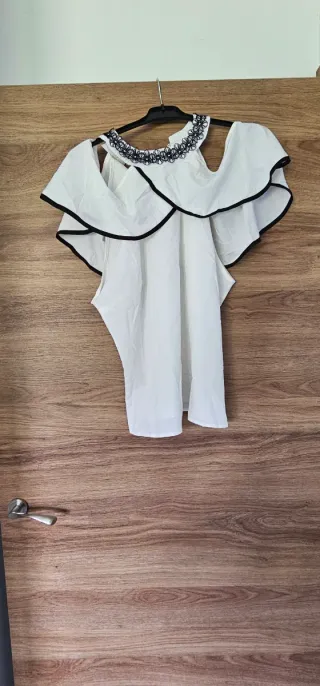 Blusas, mono, sujetadores