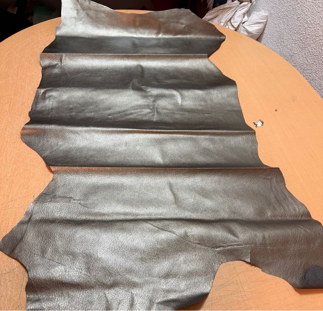 Serraje cerdo pintado metalizado