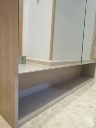 Mueble de baño con espejo
