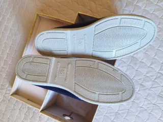 Zapatillas Merkal Azul y Blanco