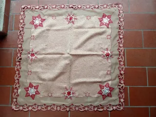 Tovaglia natalizia con stelle rosse