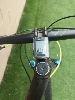 Bicicleta BTT Cube Negra taglia M