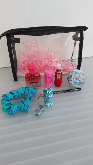 Neceser transparente con accesorios